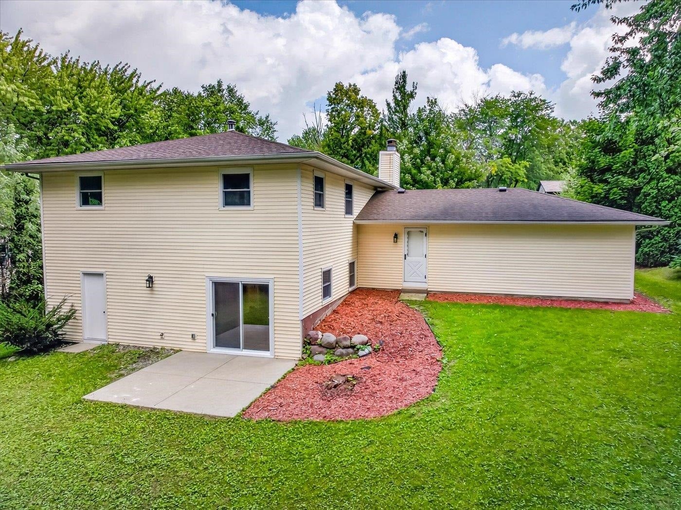 2727 Tami Trail, Fitchburg, WI 53711