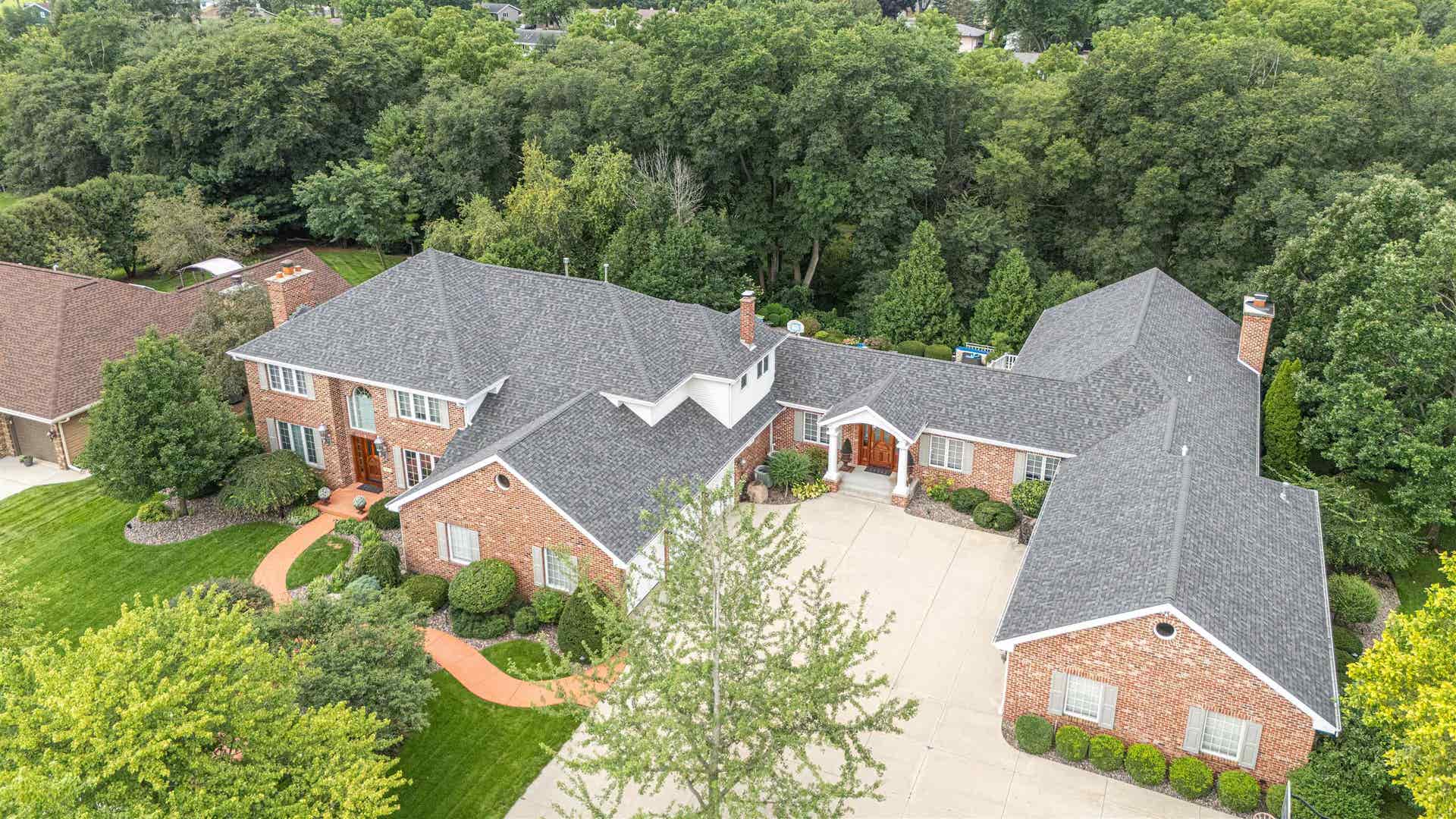 903 Thornecrest Drive, Janesville, WI 53546