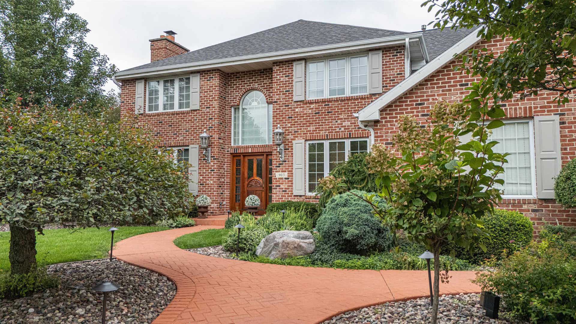 903 Thornecrest Drive, Janesville, WI 53546