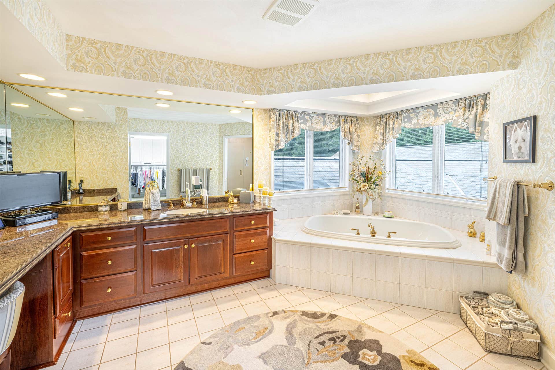 903 Thornecrest Drive, Janesville, WI 53546