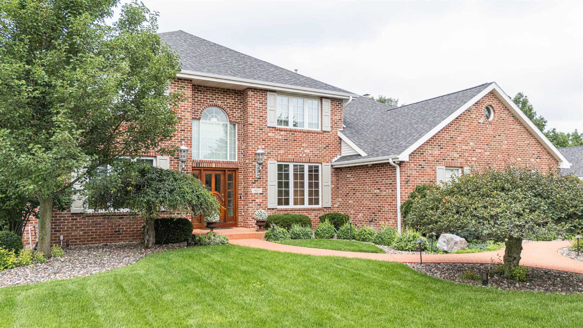 903 Thornecrest Drive, Janesville, WI 53546