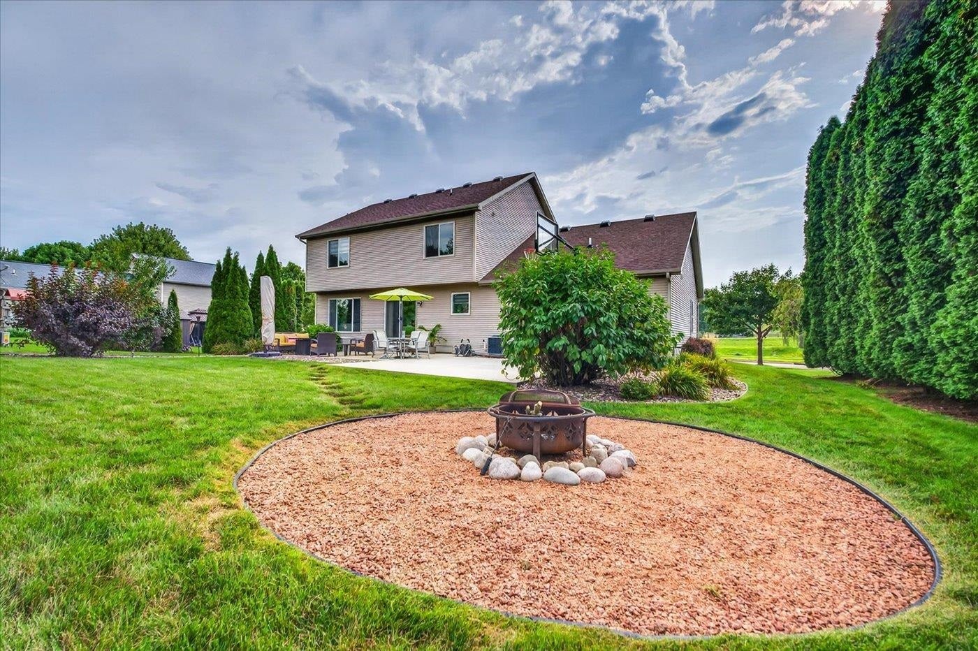 912 Questa Ridge Trail, Verona, WI 53593