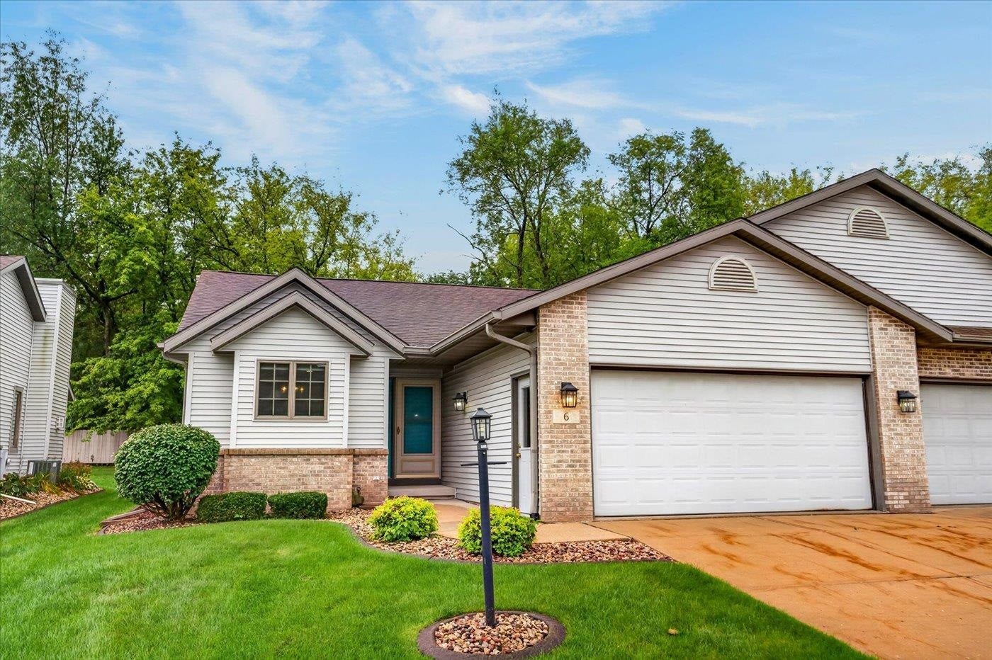 6 Village Homes Drive, Waunakee, WI 53597