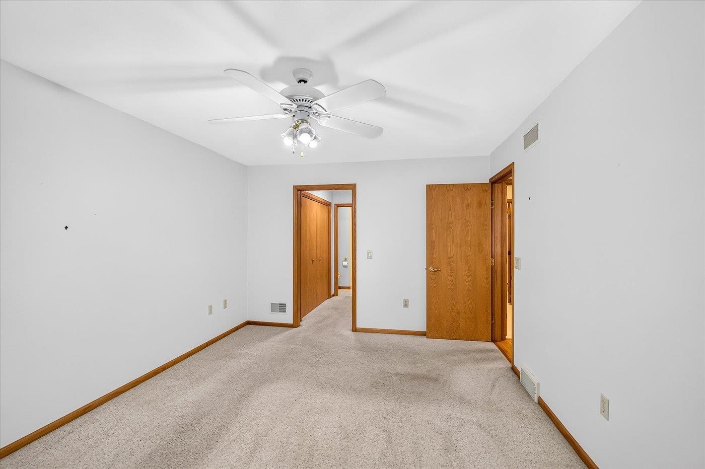 6 Village Homes Drive, Waunakee, WI 53597