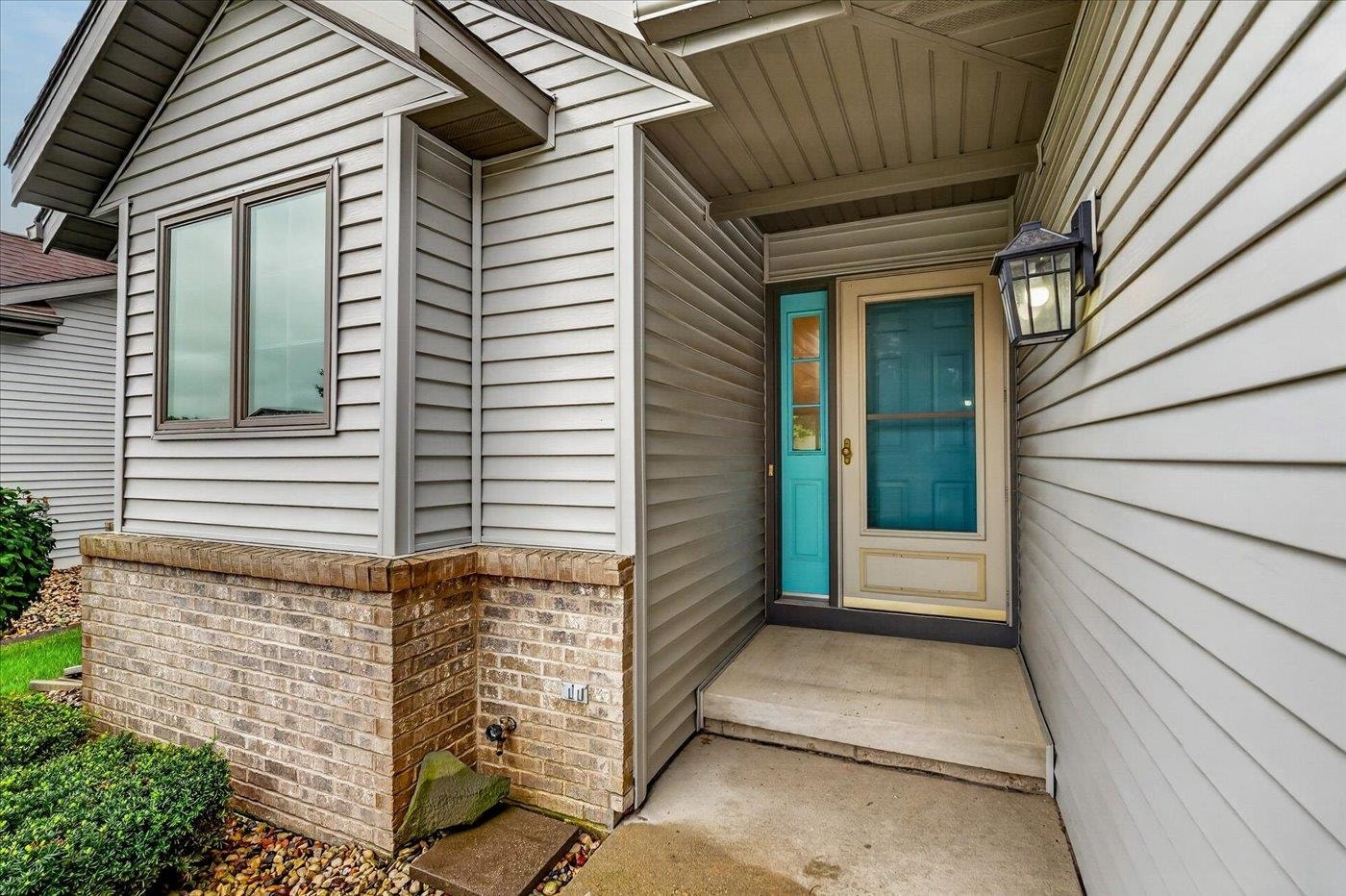6 Village Homes Drive, Waunakee, WI 53597