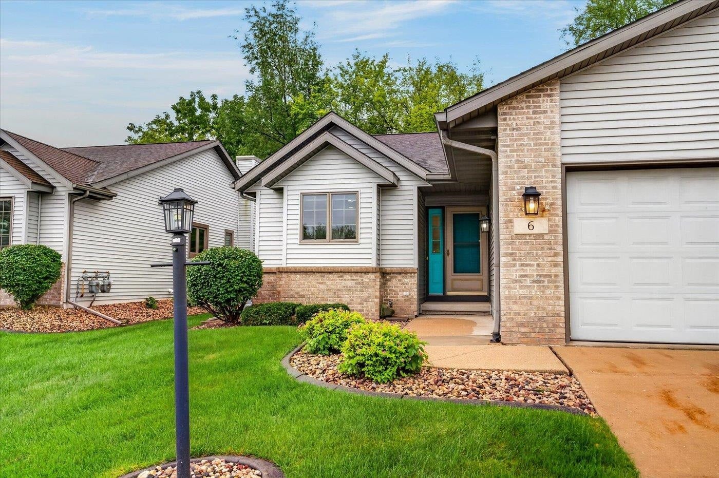 6 Village Homes Drive, Waunakee, WI 53597