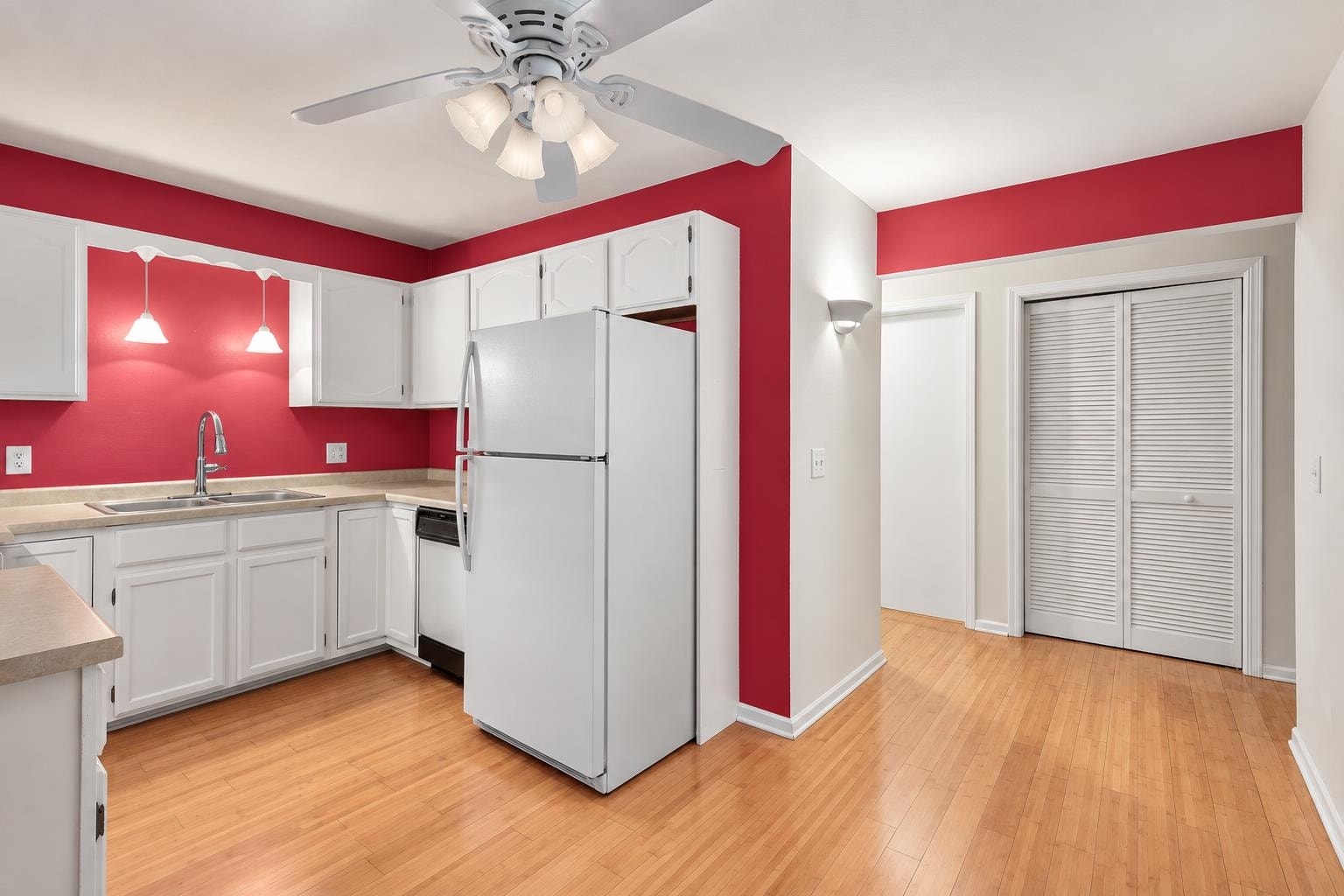 301 Williamsburg Way Court, Fitchburg, WI 53719