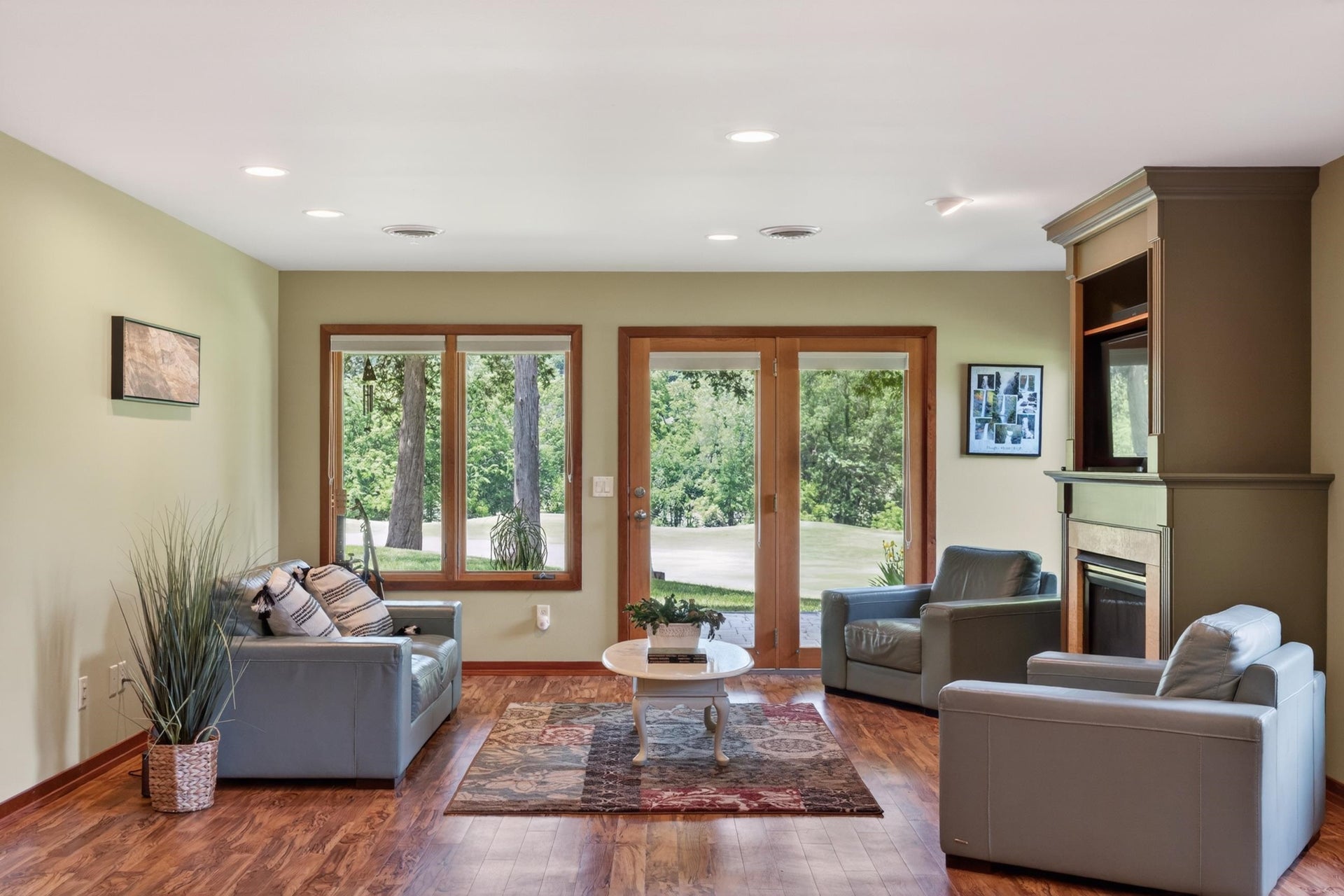 106 Aspen Glen Drive, Wyoming, WI 53588