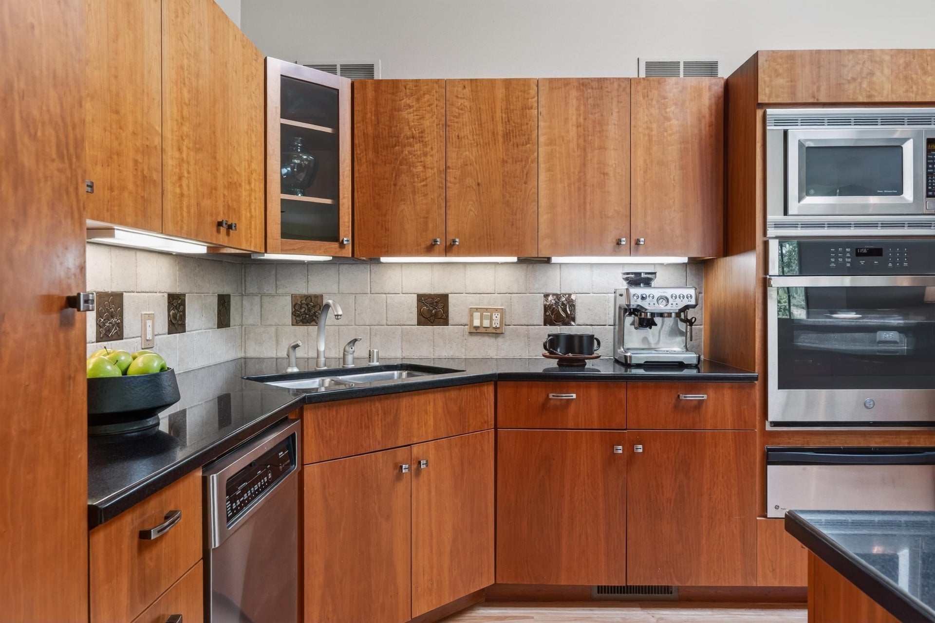 106 Aspen Glen Drive, Wyoming, WI 53588