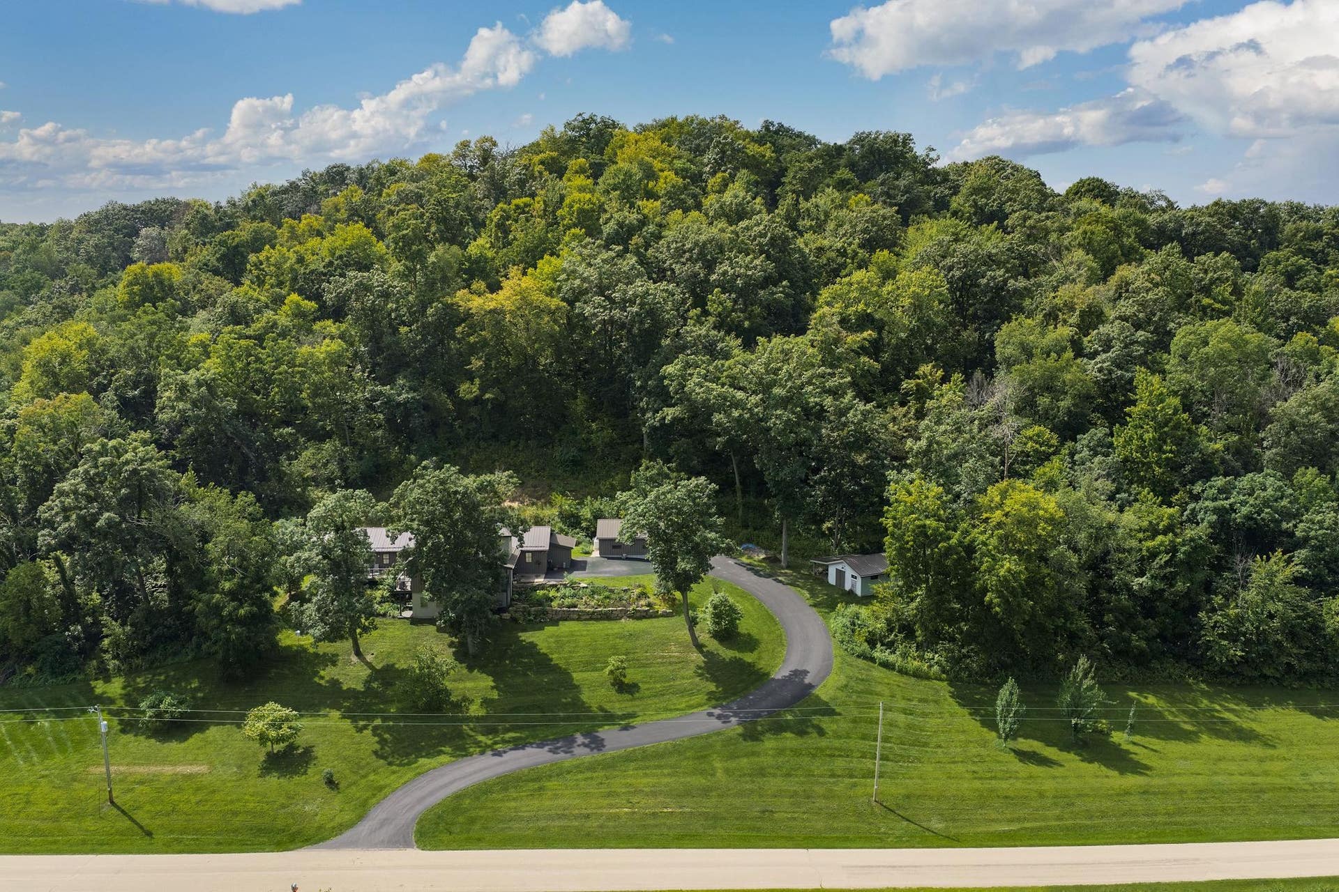 S11557 Butternut Road, Spring Green, WI 53588