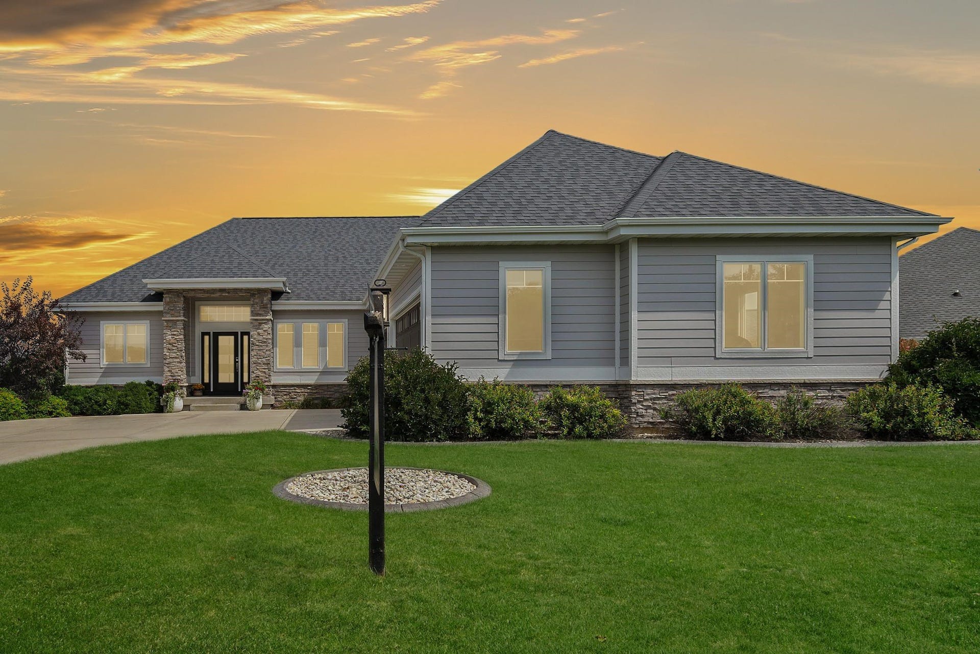 1098 Brynhill Drive, Oregon, WI 53575