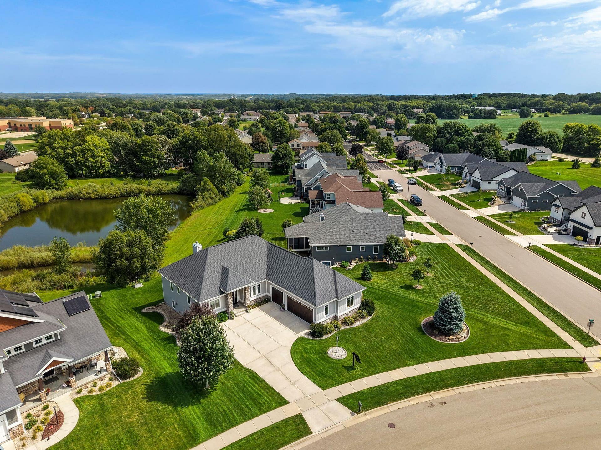 1098 Brynhill Drive, Oregon, WI 53575