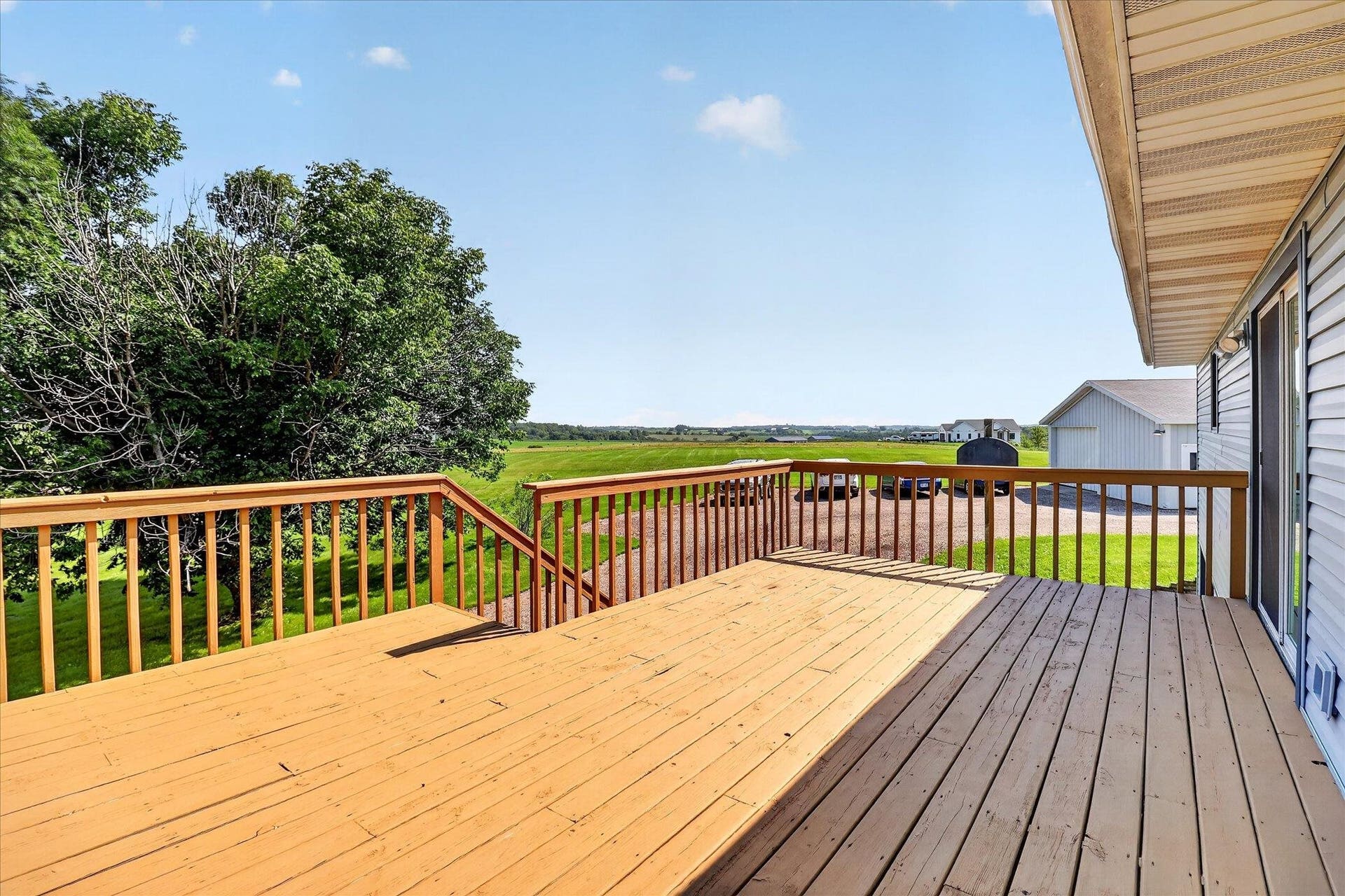 N8018 County Road J, York, WI 53574