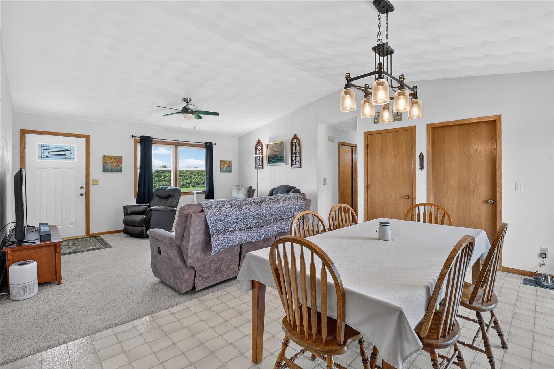 N8018 County Road J, York, WI 53574