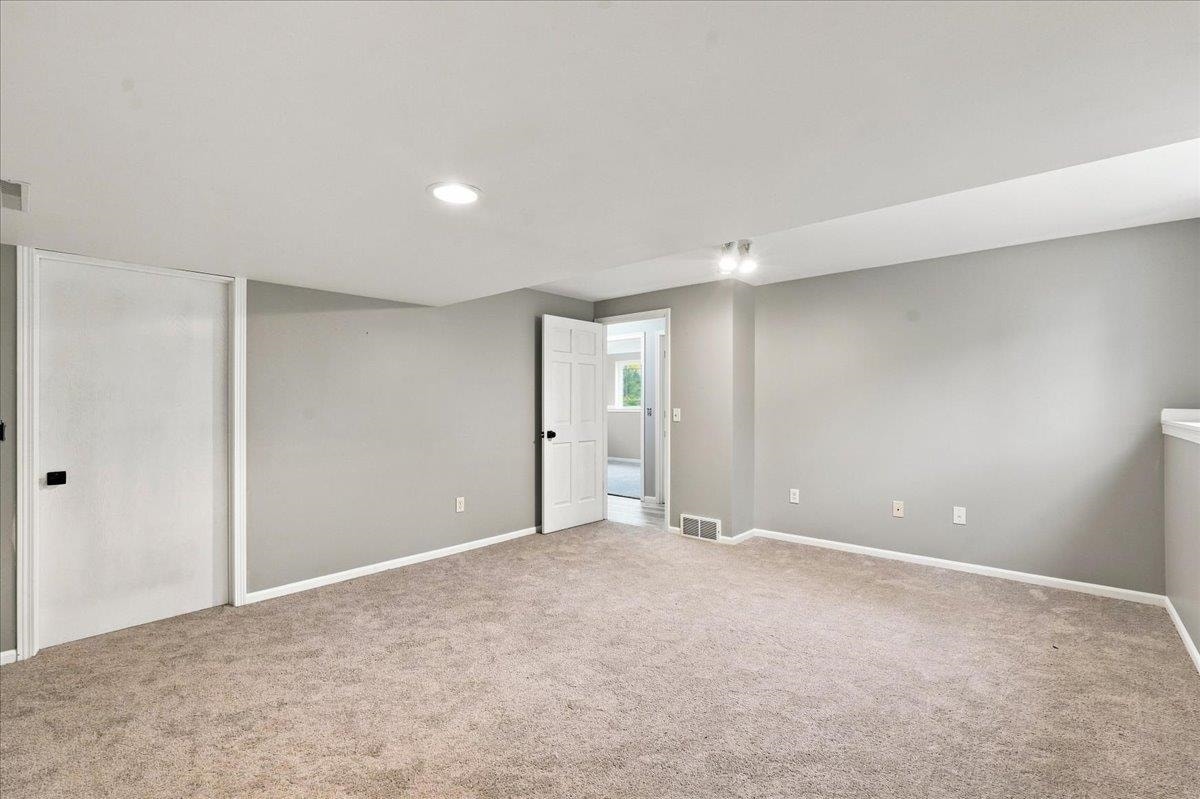 844 Dunn Avenue, Oregon, WI 53575