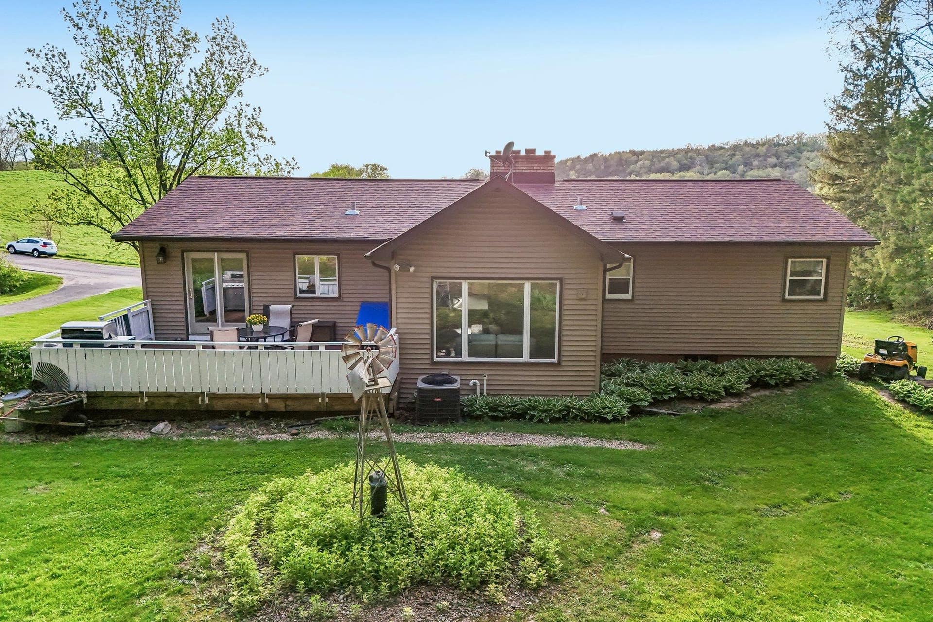 5030 S Valley Road, Berry, WI 53515