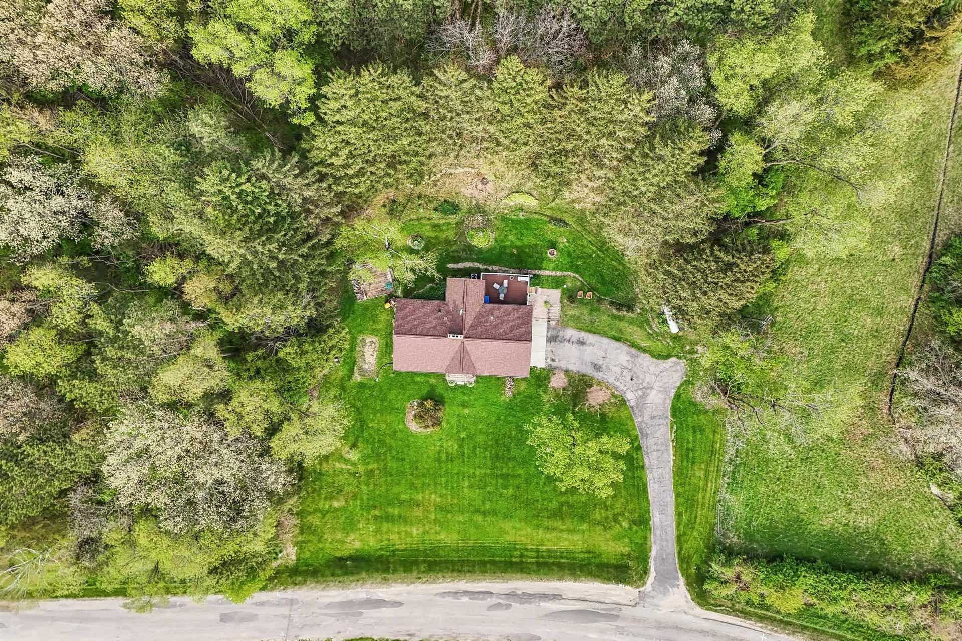 5030 S Valley Road, Berry, WI 53515