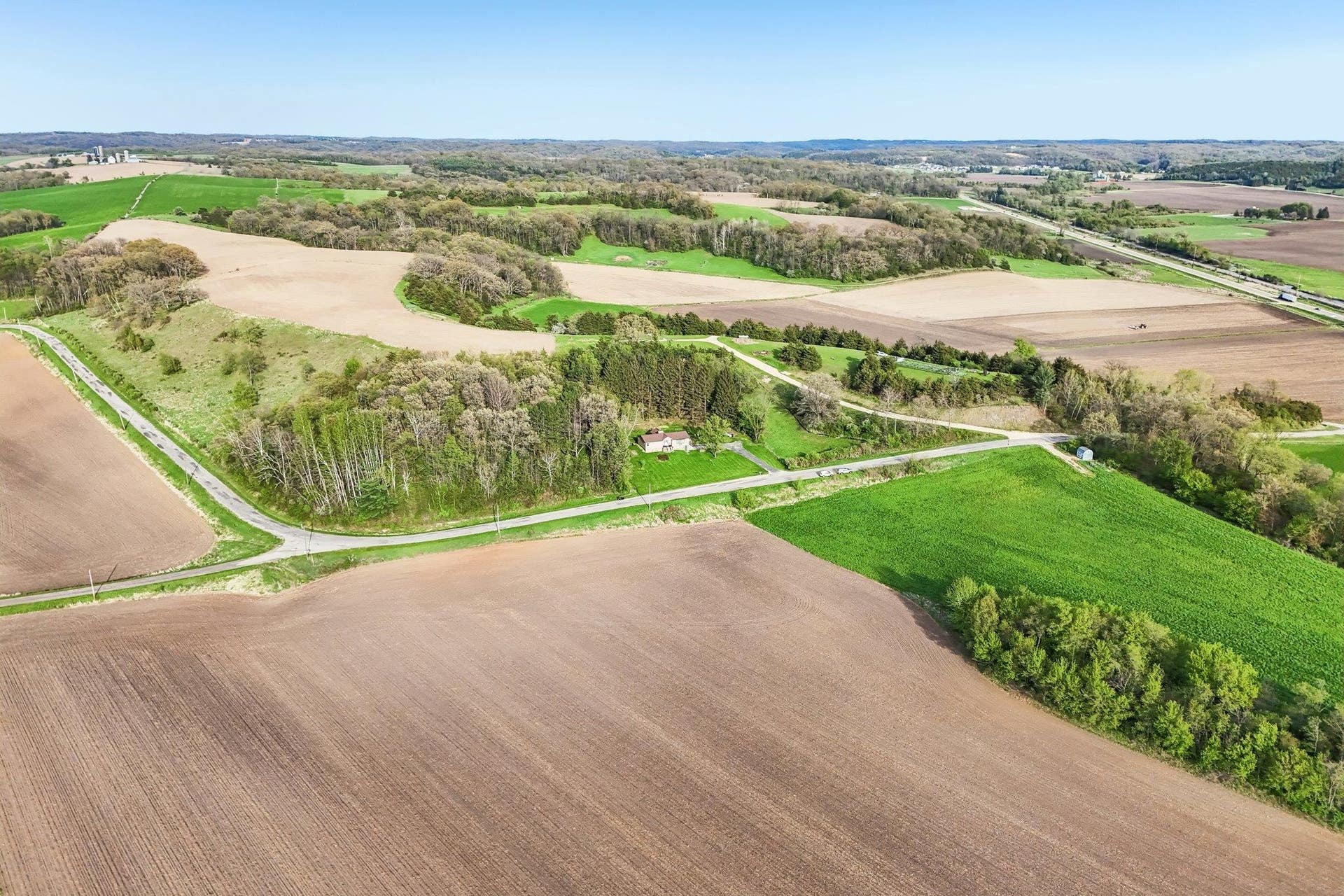5030 S Valley Road, Berry, WI 53515