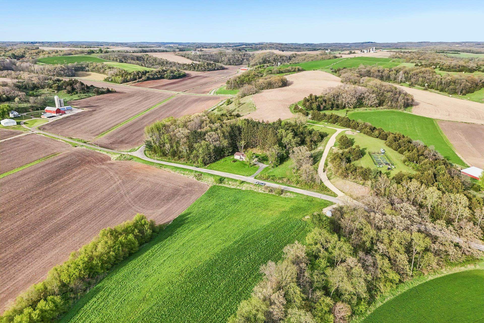 5030 S Valley Road, Berry, WI 53515