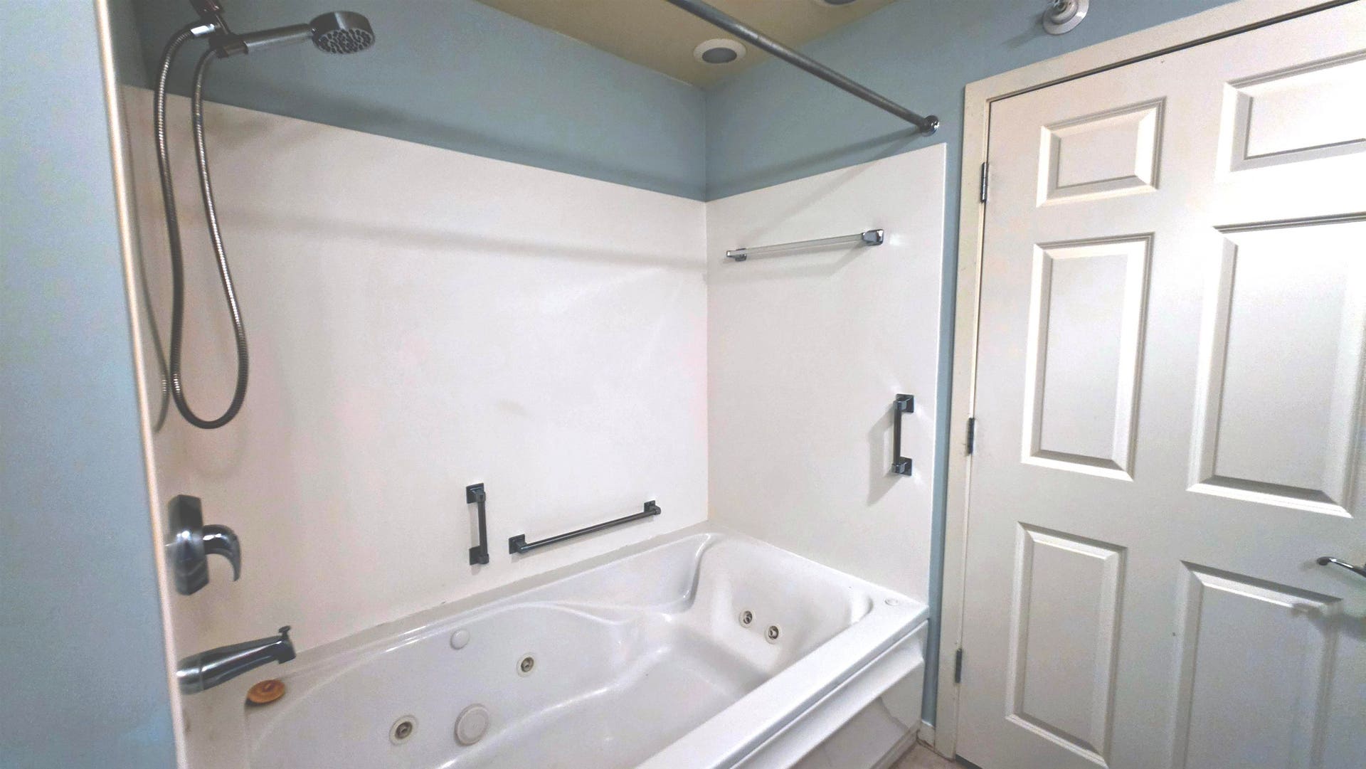 360 W Washington Avenue, #215, Madison, WI 53703