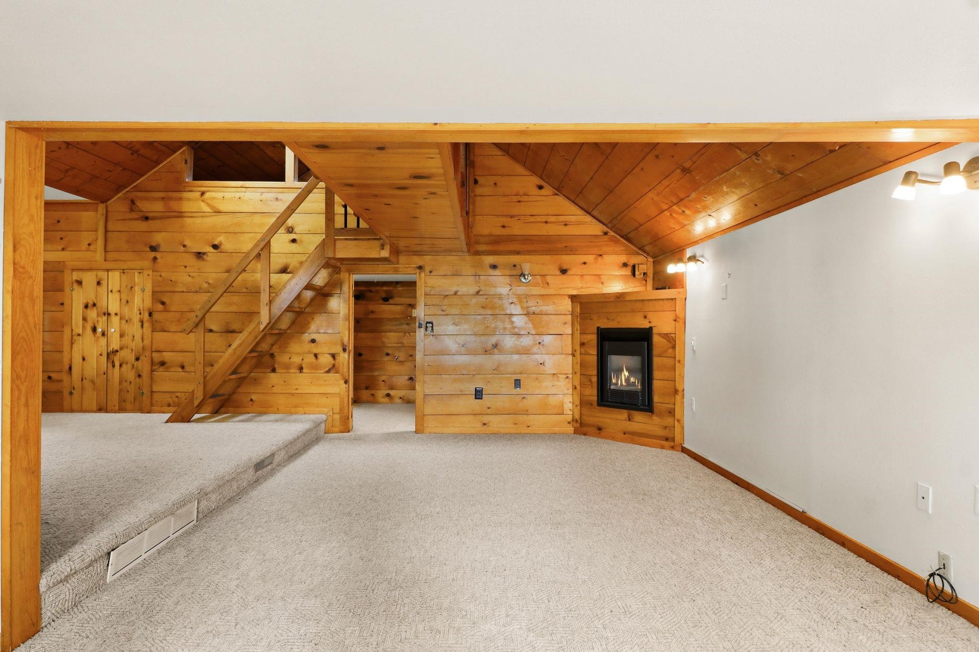 2148 Colladay Point Drive, Dunn, WI 53589