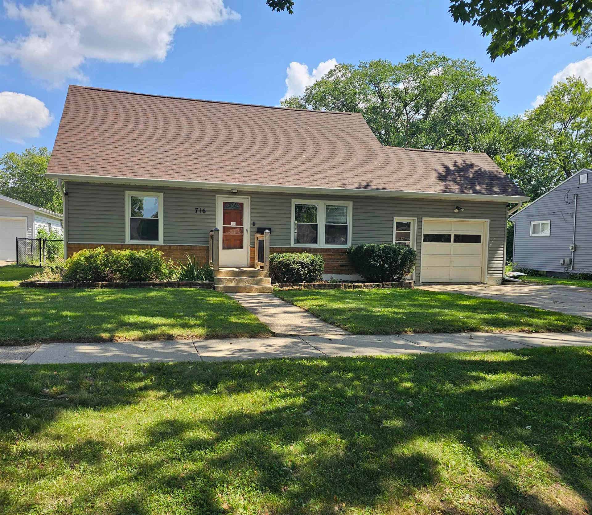 716 N Arch Street, Janesville, WI 53548-2304