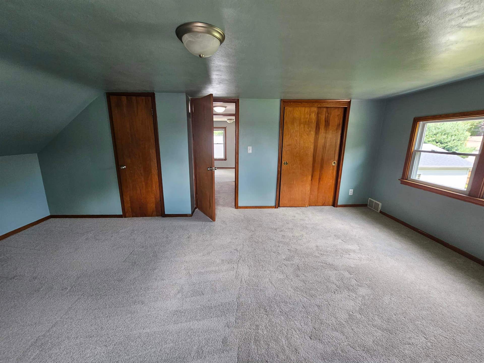 716 N Arch Street, Janesville, WI 53548-2304