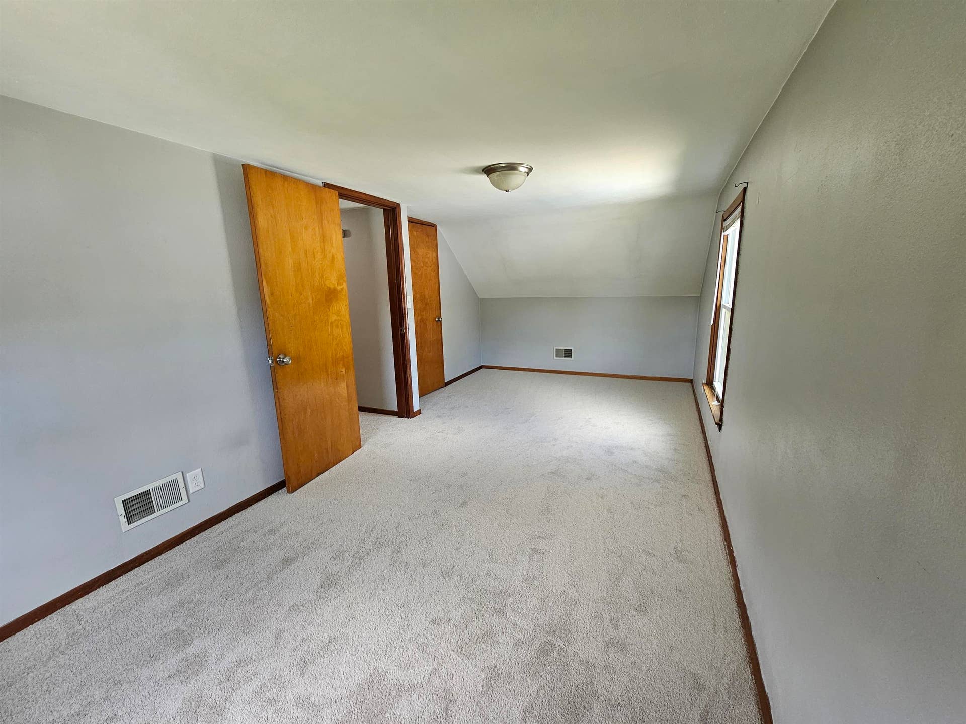 716 N Arch Street, Janesville, WI 53548-2304
