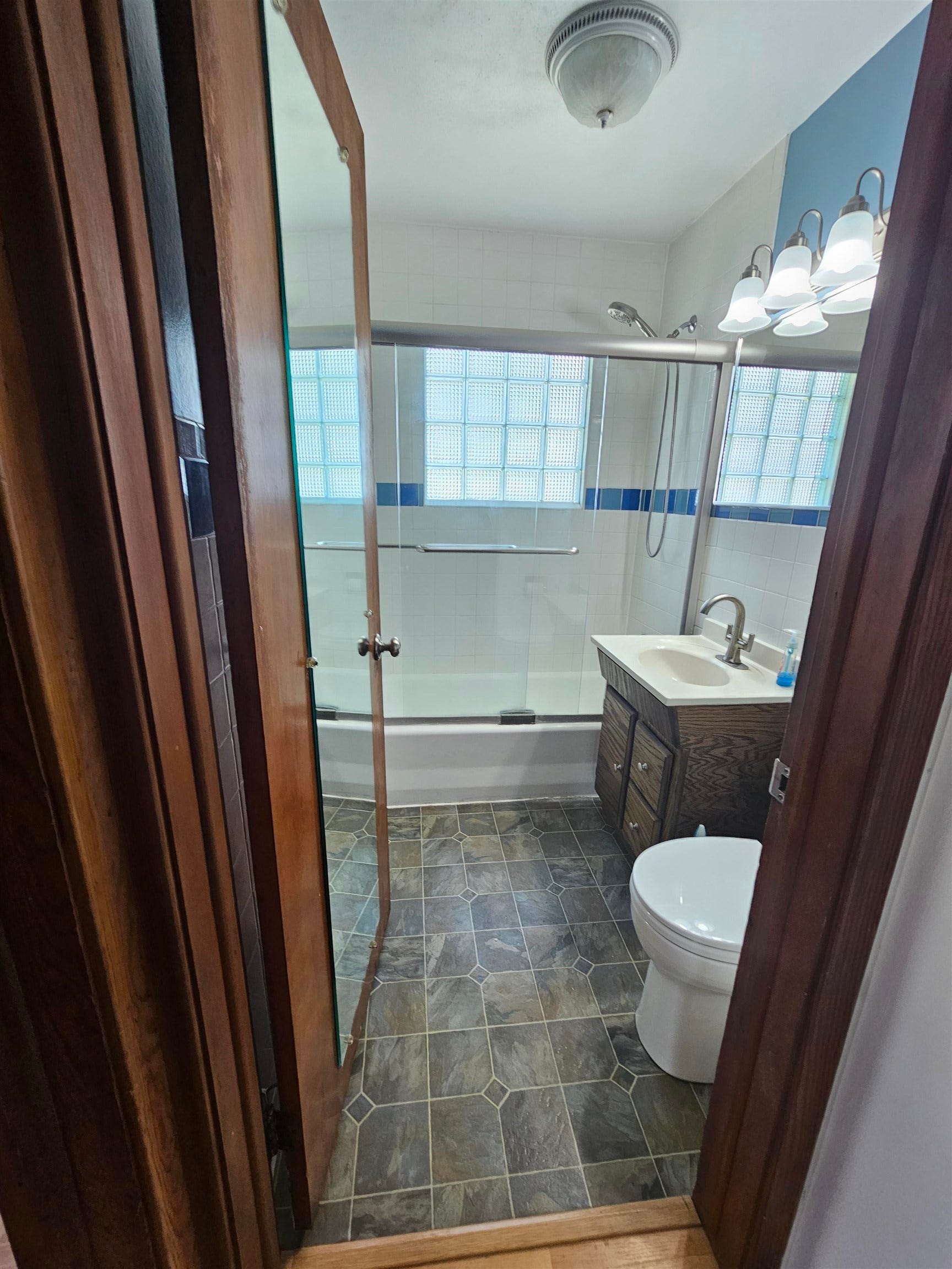 716 N Arch Street, Janesville, WI 53548-2304