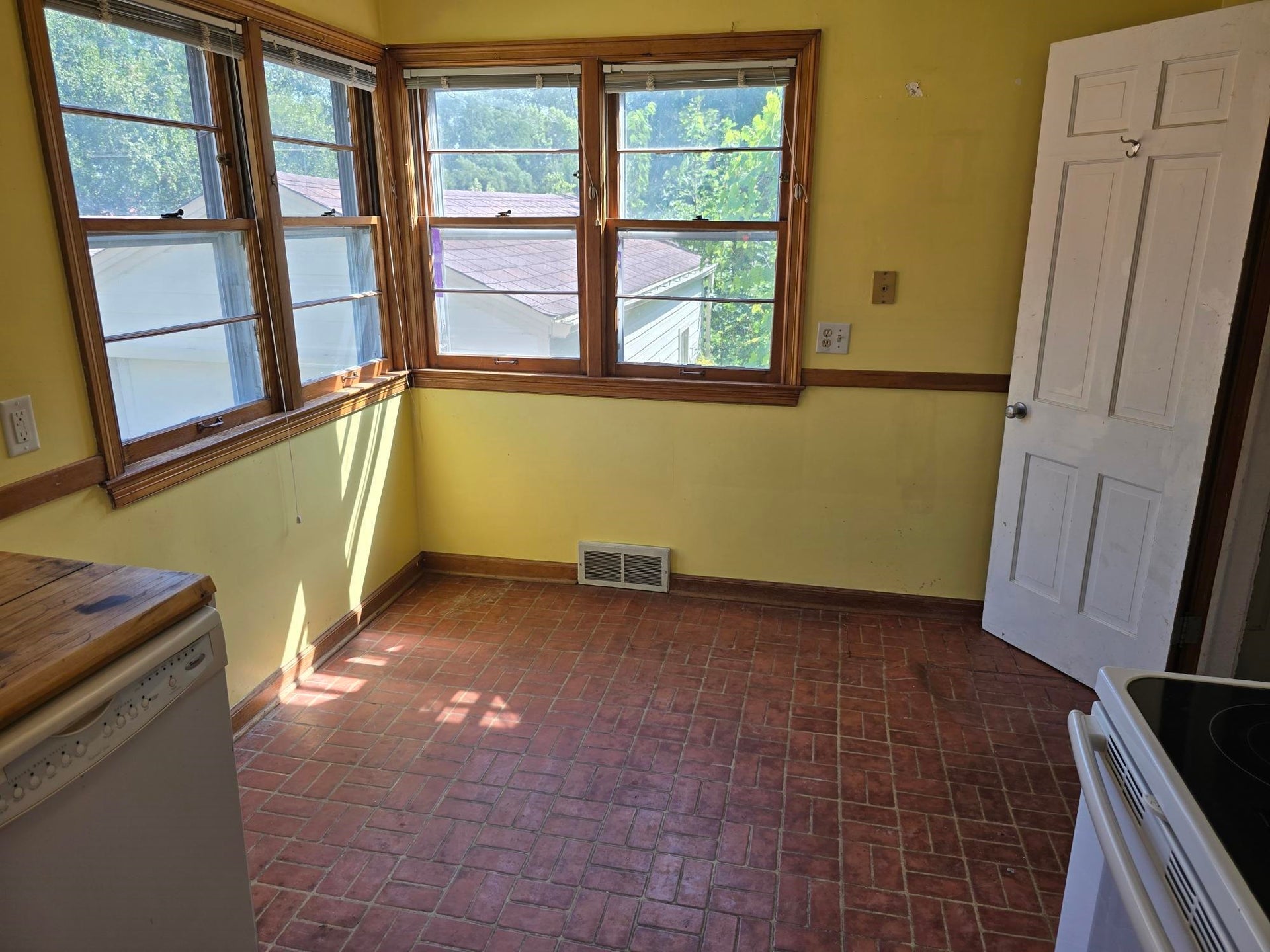 3907 Winnemac Avenue, Madison, WI 53711-1640