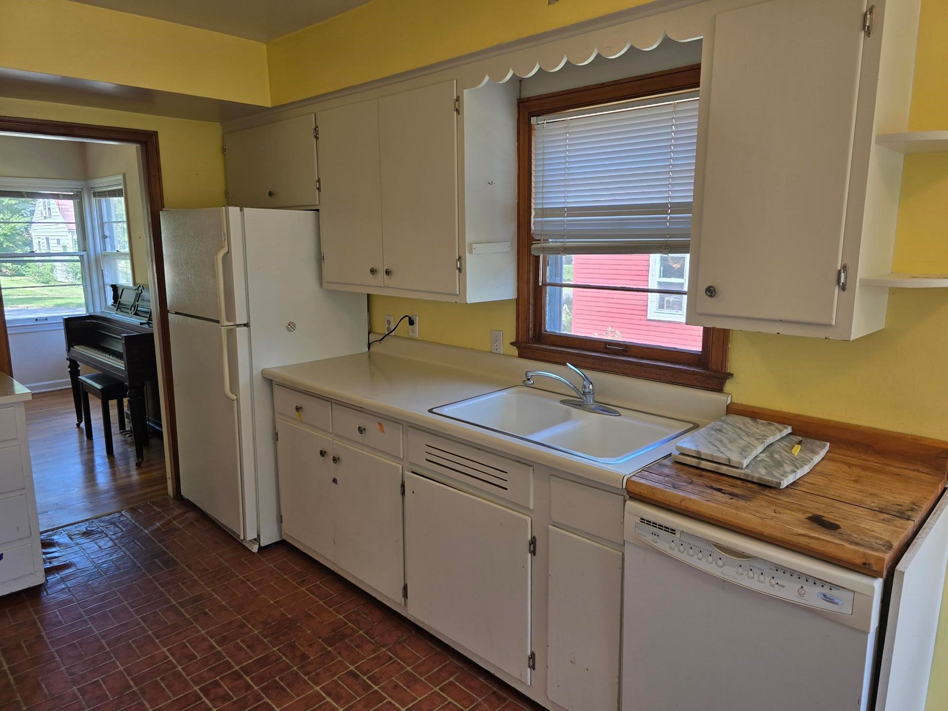 3907 Winnemac Avenue, Madison, WI 53711-1640