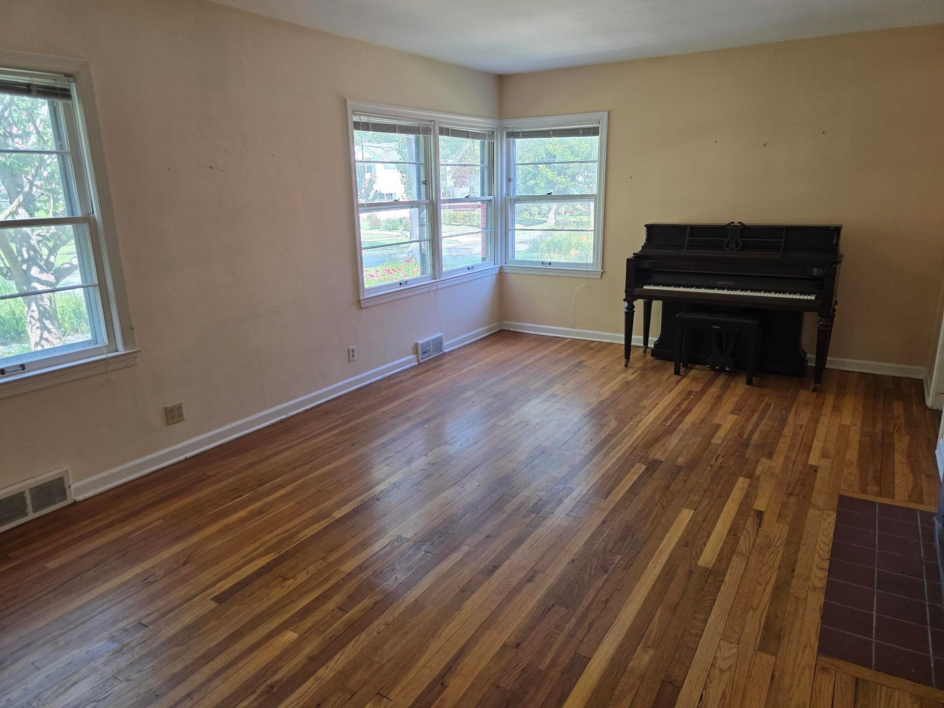3907 Winnemac Avenue, Madison, WI 53711-1640