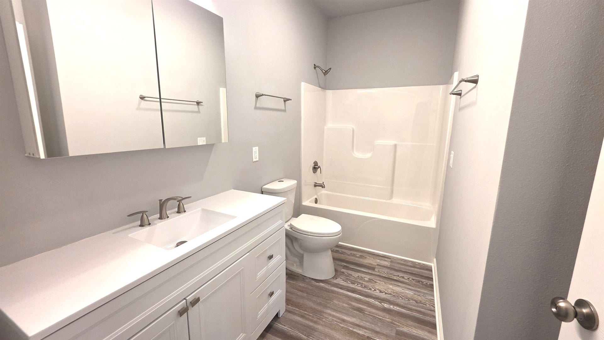 606 W Delavan Drive, Janesville, WI 53548