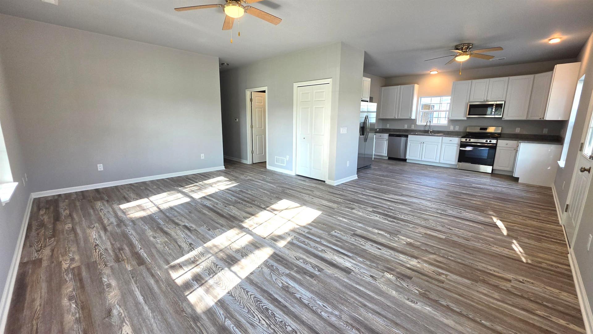 606 W Delavan Drive, Janesville, WI 53548
