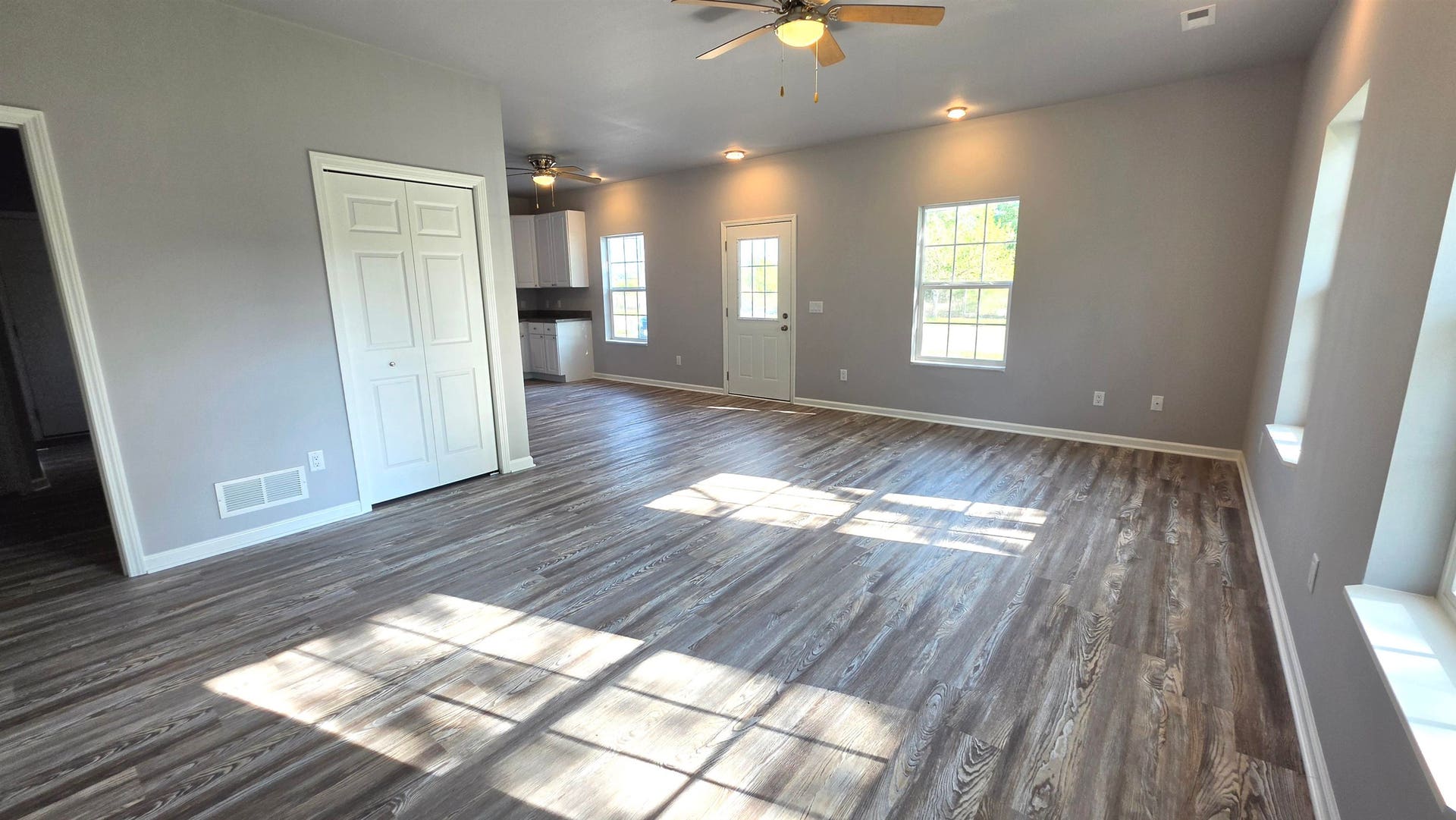 606 W Delavan Drive, Janesville, WI 53548