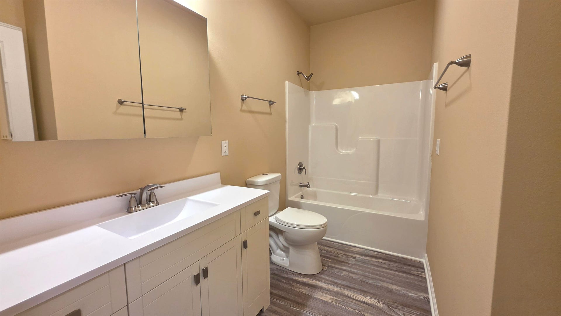 632 W Delavan Drive, Janesville, WI 53548