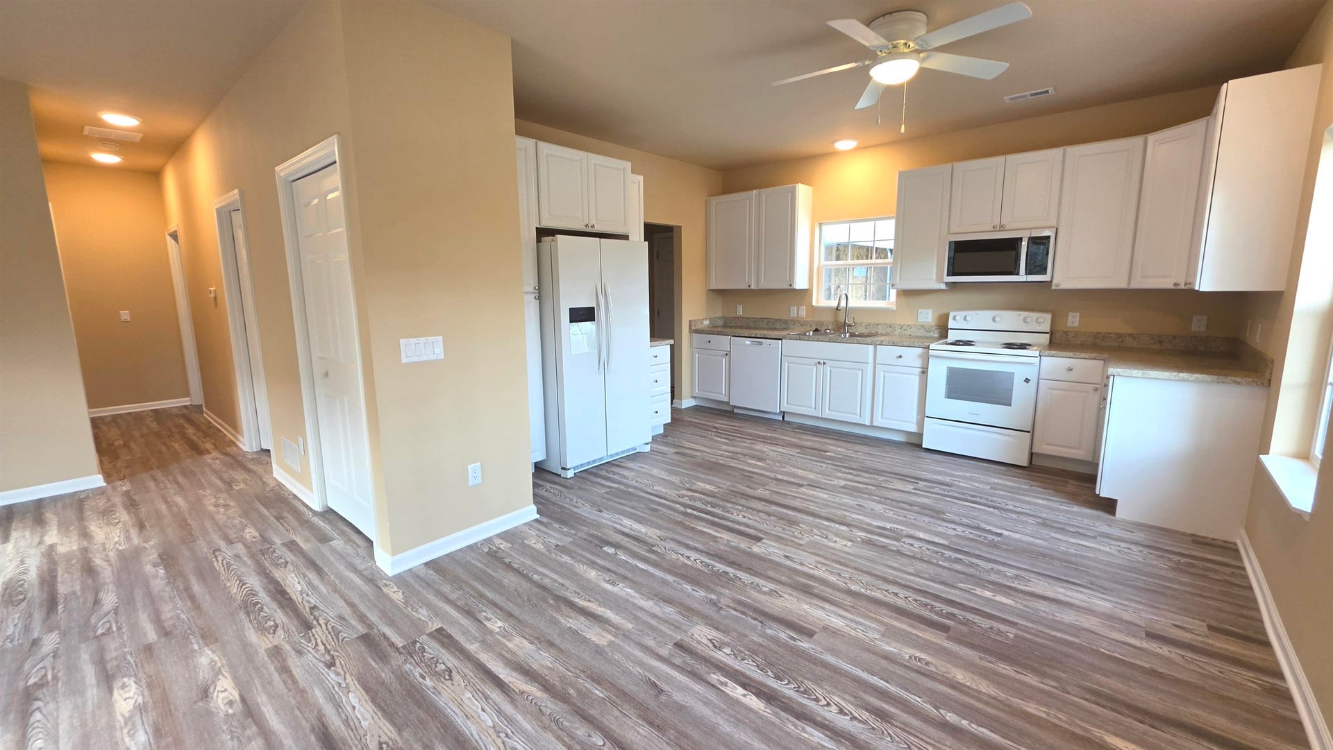 632 W Delavan Drive, Janesville, WI 53548