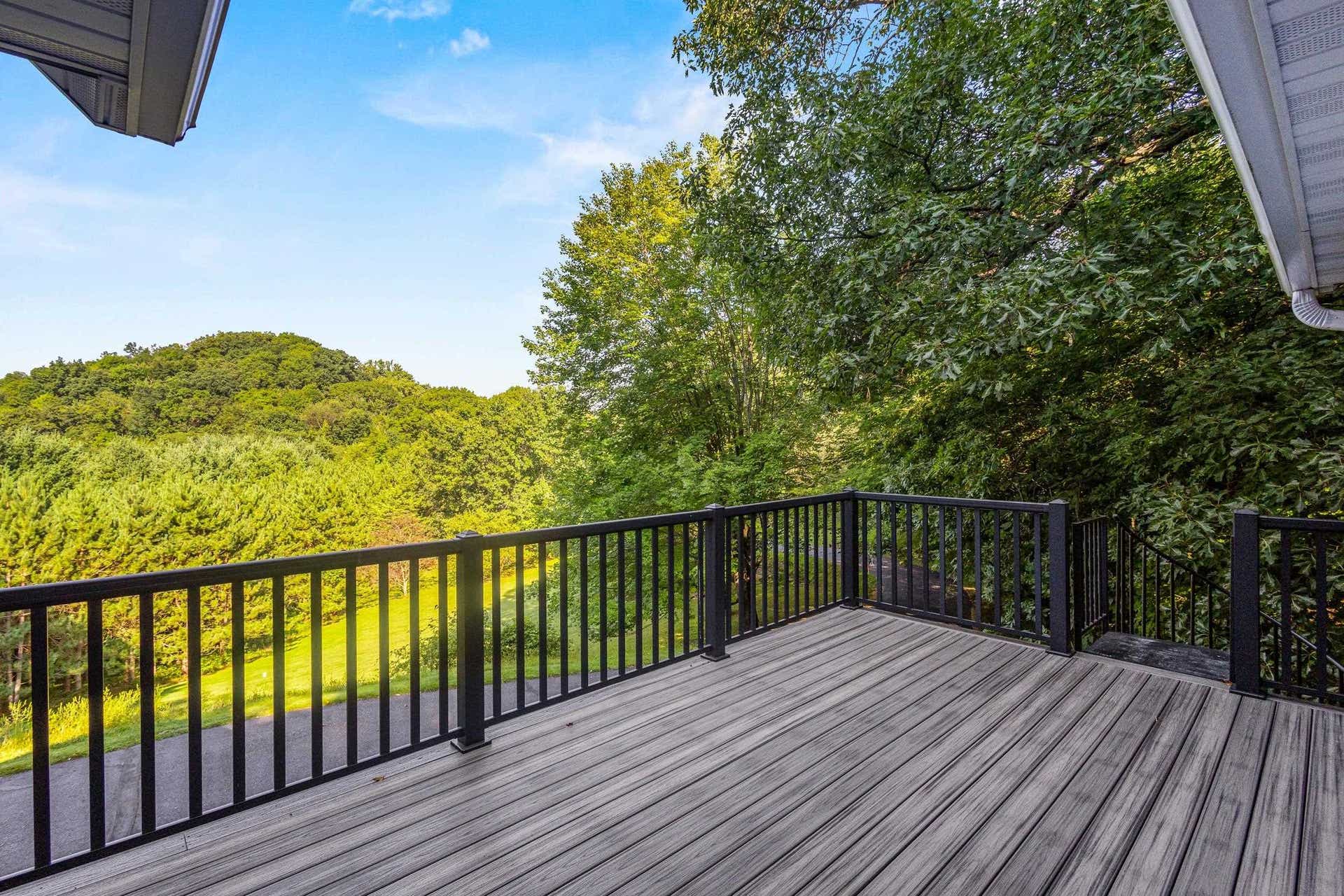26060 Poole Lane, Rockbridge, WI 53581