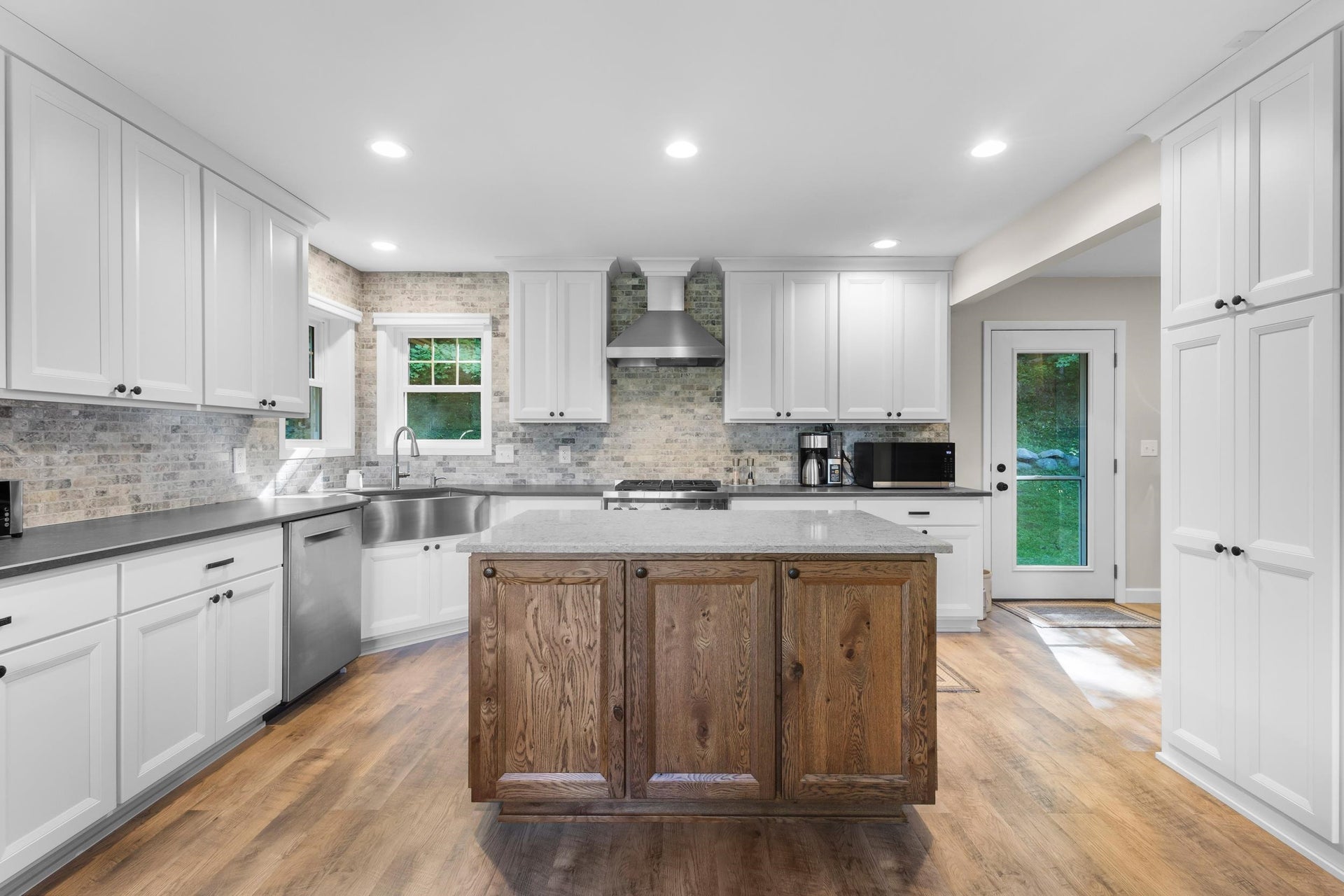 26060 Poole Lane, Rockbridge, WI 53581