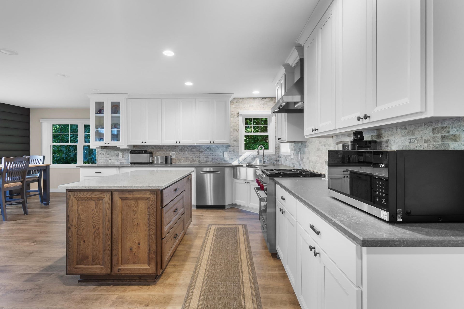 26060 Poole Lane, Rockbridge, WI 53581