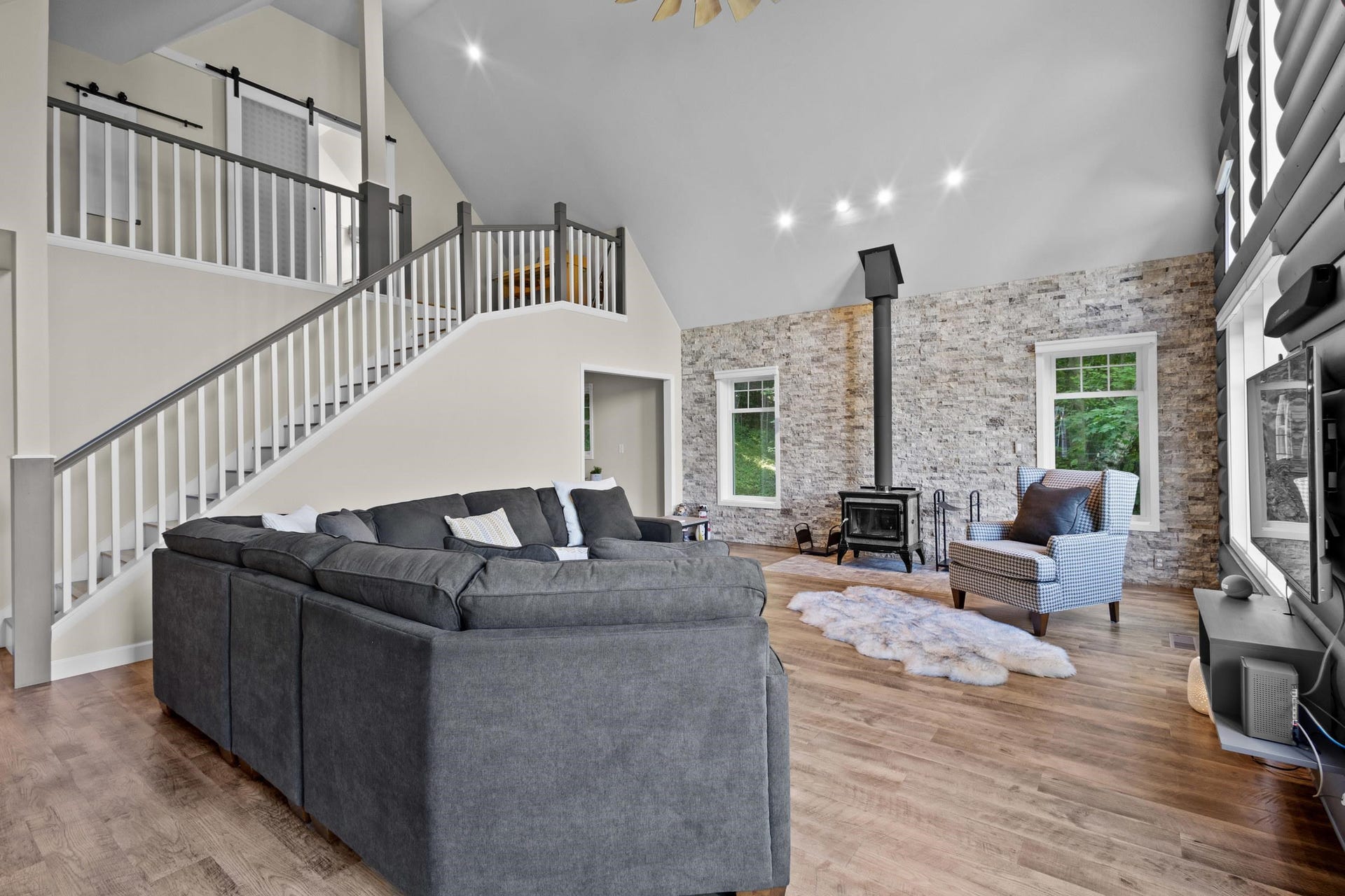 26060 Poole Lane, Rockbridge, WI 53581