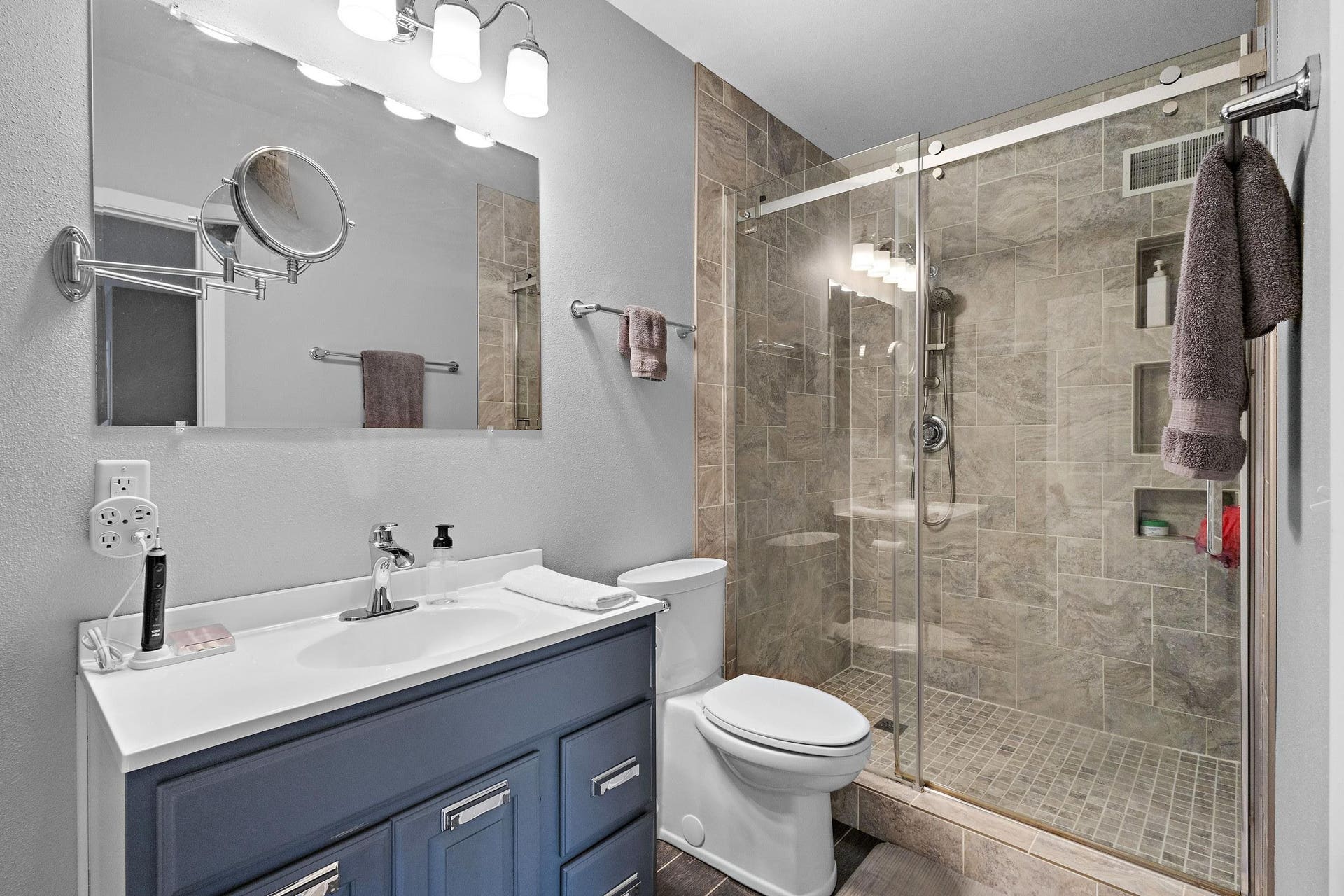 26060 Poole Lane, Rockbridge, WI 53581