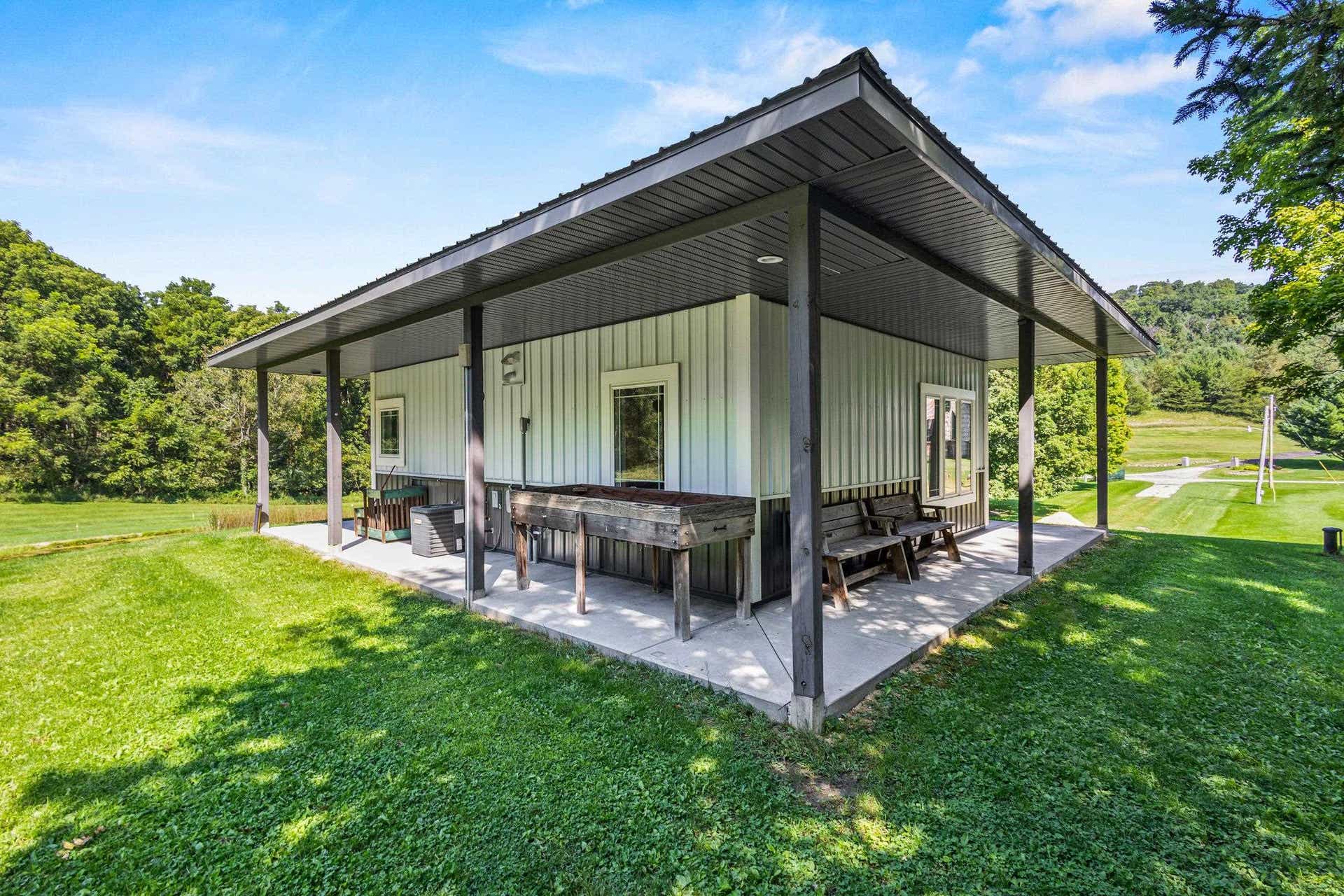 26060 Poole Lane, Rockbridge, WI 53581