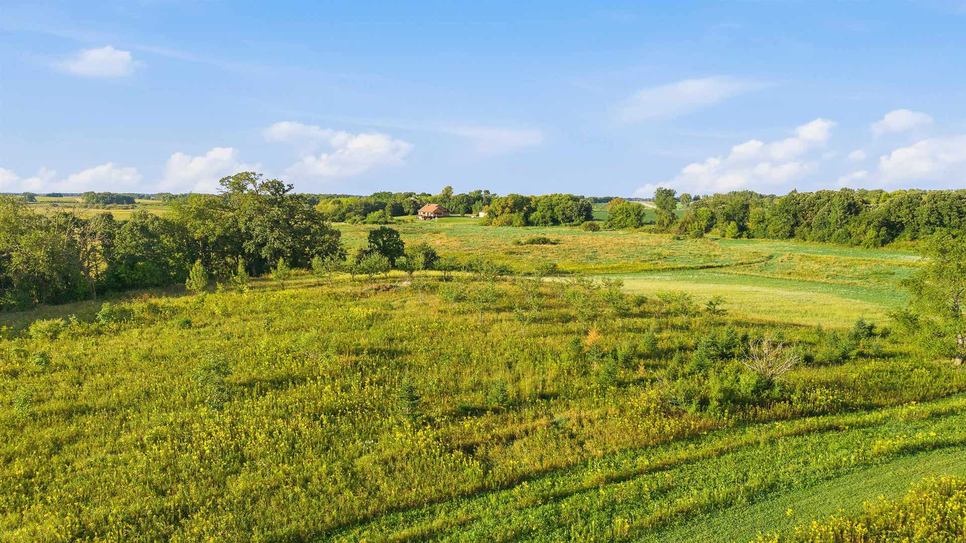 W6068 Neitzel Road, Chester, WI 53963