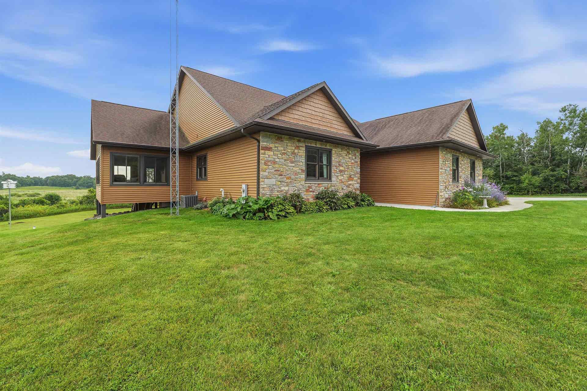W6068 Neitzel Road, Chester, WI 53963