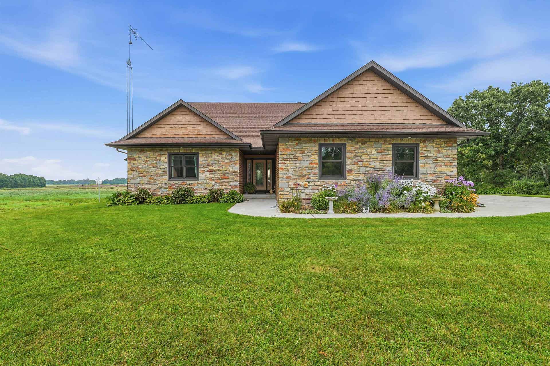 W6068 Neitzel Road, Chester, WI 53963