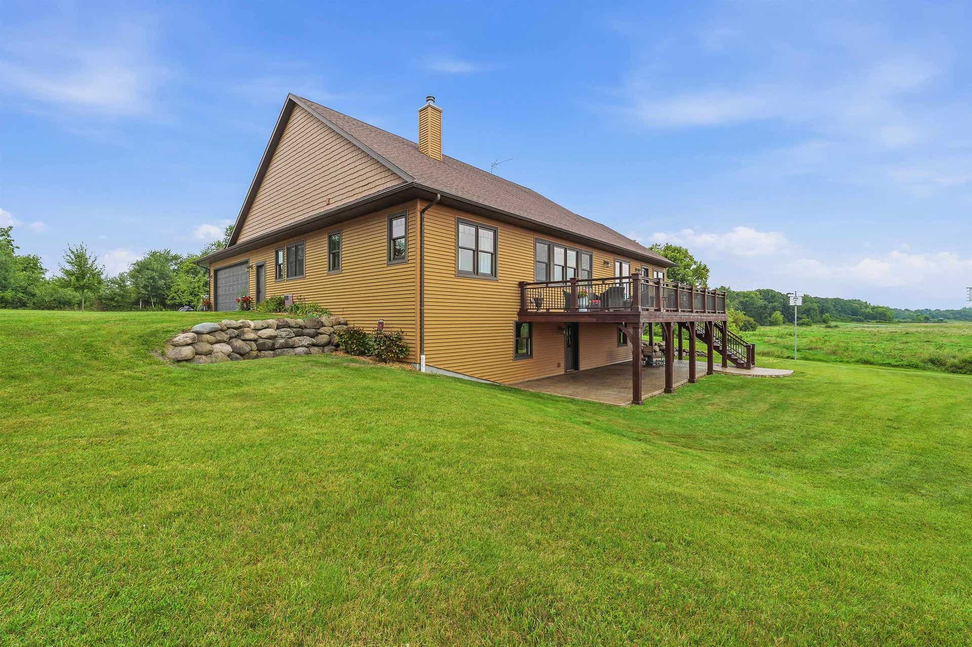 W6068 Neitzel Road, Chester, WI 53963