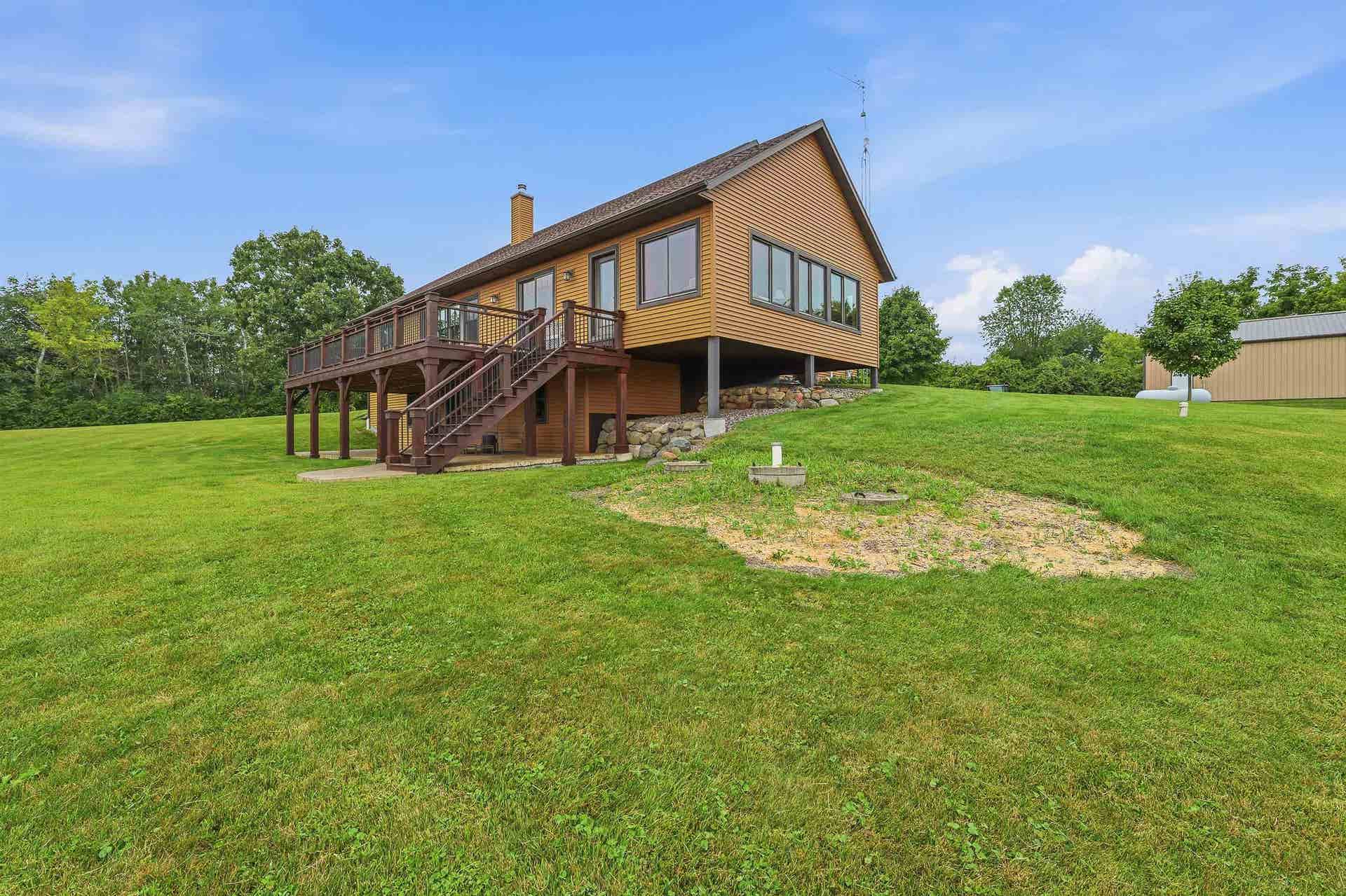 W6068 Neitzel Road, Chester, WI 53963