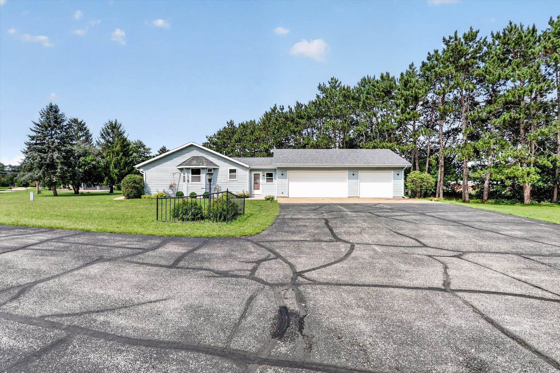 W516 Cozee Lane, Decatur, WI 53520