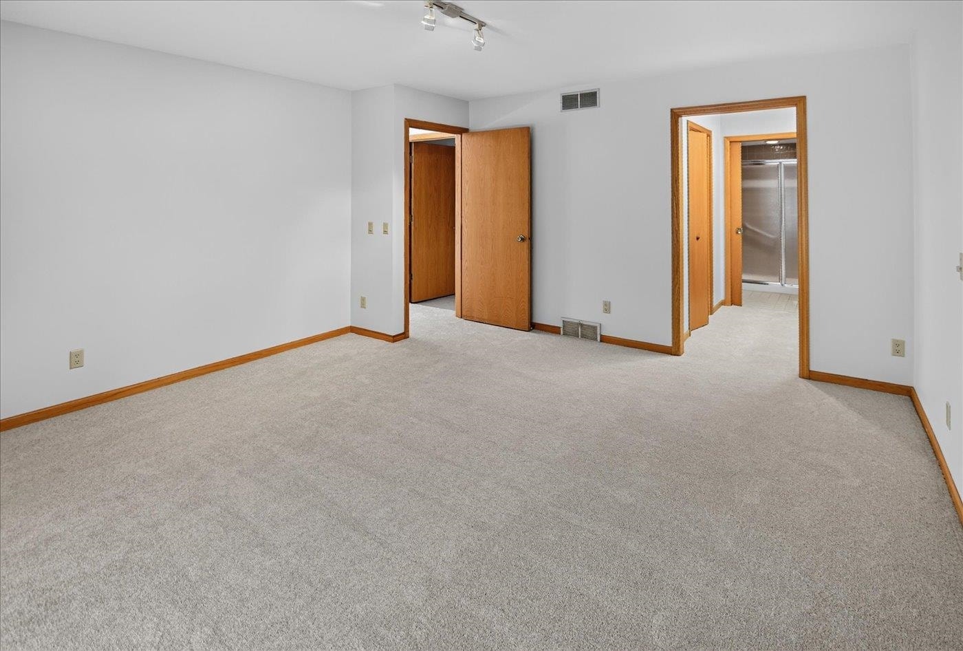 5953 Woodcreek Lane, #5953, Middleton, WI 53562-1974
